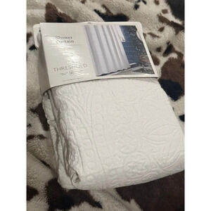 NEW THRESHOLD SHOWER CURTAIN